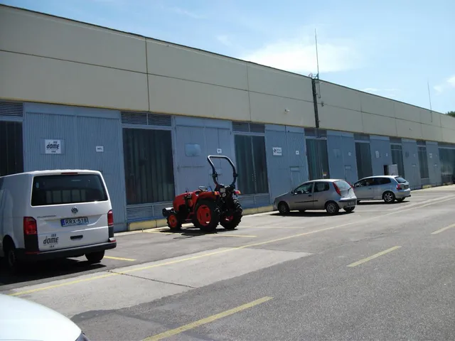 Kiadó kereskedelmi és ipari ingatlan Budapest IV. kerület 183 nm