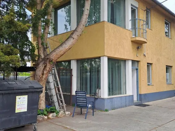 Eladó kereskedelmi és ipari ingatlan Budapest XXI. kerület 1330 nm