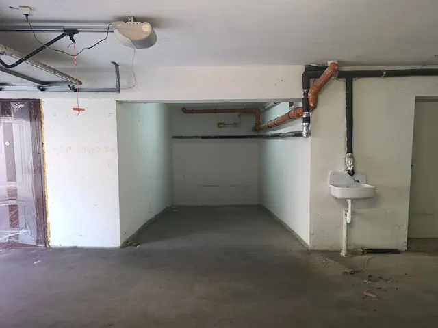Eladó garázs Budapest XIV. kerület, Alsórákos 13 nm