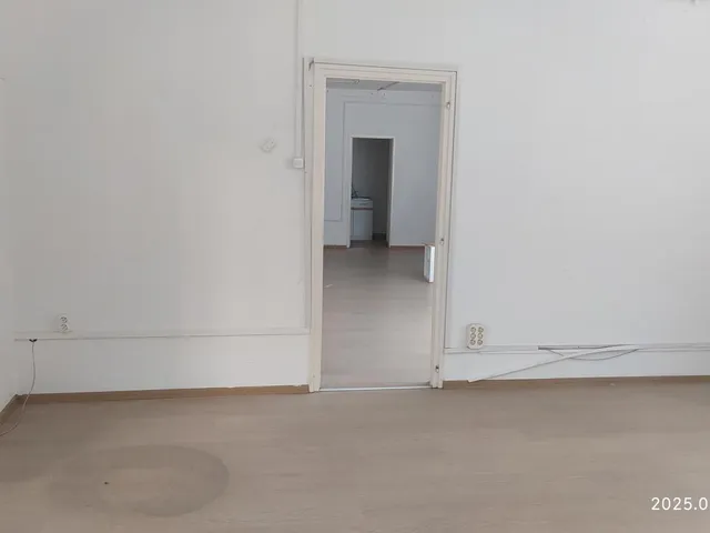 Kiadó kereskedelmi és ipari ingatlan Budapest III. kerület 21 nm