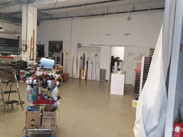 Kiadó kereskedelmi és ipari ingatlan Budapest III. kerület 375 nm