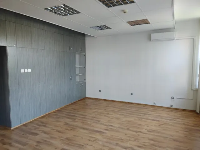 Kiadó kereskedelmi és ipari ingatlan Budapest XXII. kerület 30 nm