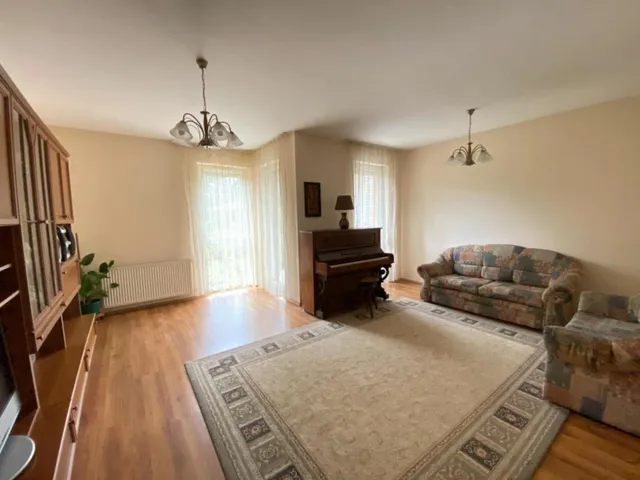 Eladó lakás Budapest III. kerület 103 nm