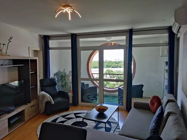 Eladó lakás Budapest VIII. kerület 92 nm