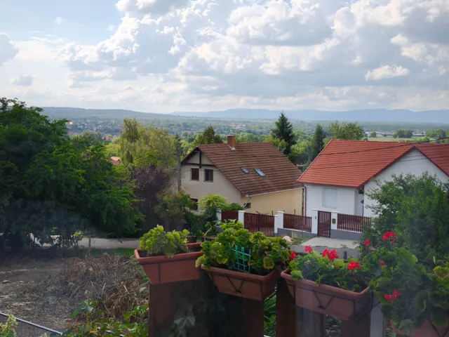 Eladó ház Veresegyház, Hegyek 300 nm