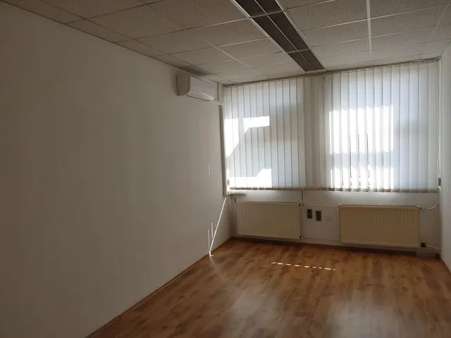 Eladó kereskedelmi és ipari ingatlan Budapest XXII. kerület, Nagytétény 3500 nm