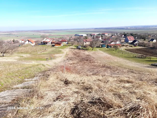 Eladó üdülő és hétvégi ház Pázmánd 25 nm