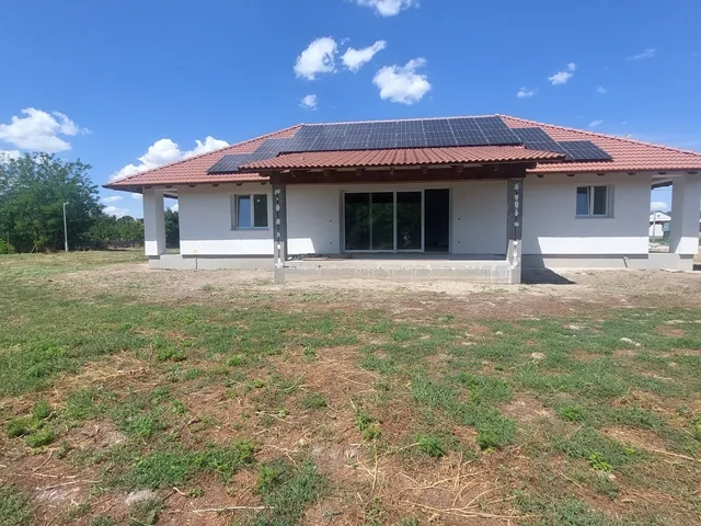Eladó ház Besnyő 189 nm