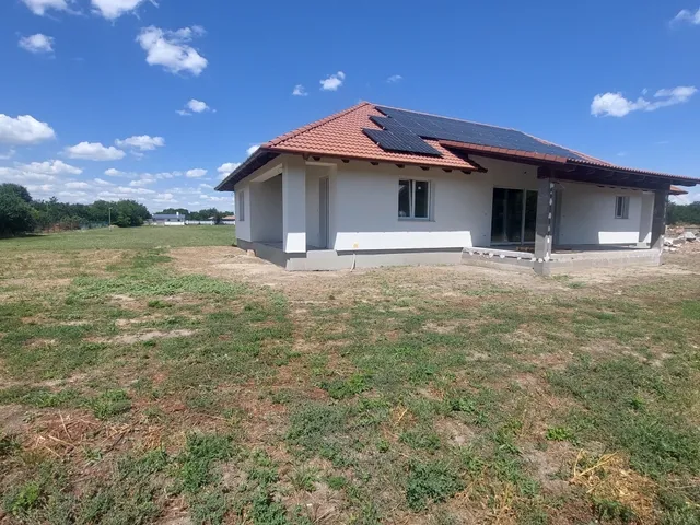Eladó ház Besnyő 189 nm