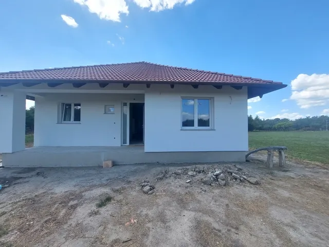 Eladó ház Besnyő 189 nm