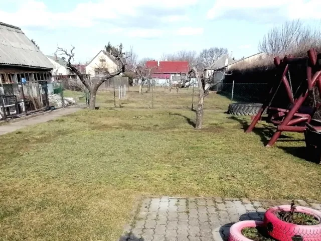 Eladó ház Kápolnásnyék, Pettend 136 nm