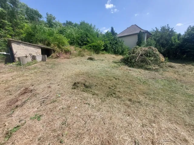 Eladó telek Kulcs 899 nm
