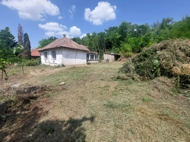 Eladó telek Kulcs 899 nm