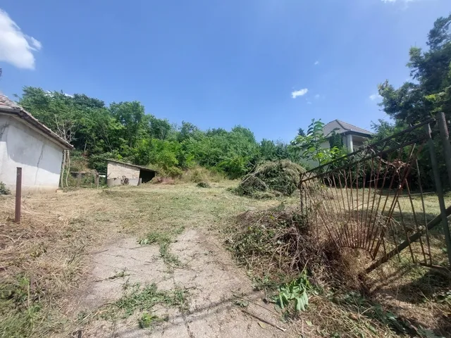Eladó telek Kulcs 899 nm