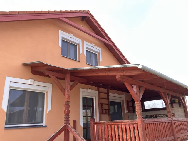 Eladó ház Kulcs 180 nm