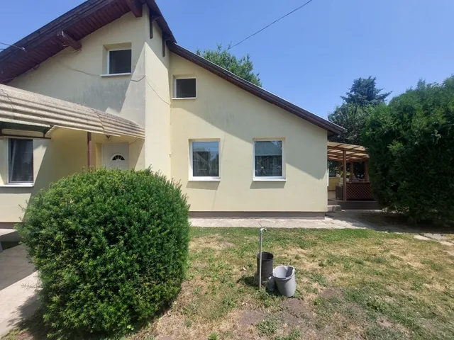 Eladó ház Velence 102 nm