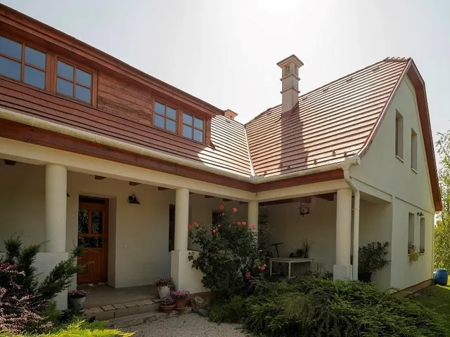 Eladó ház Pázmánd 225 nm