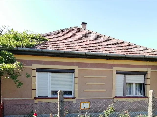 Eladó ház Pusztaszabolcs 73 nm