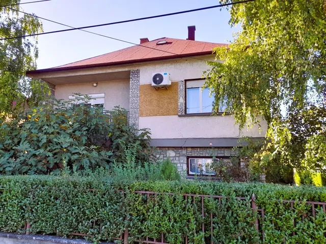 Eladó ház Szabadbattyán 180 nm