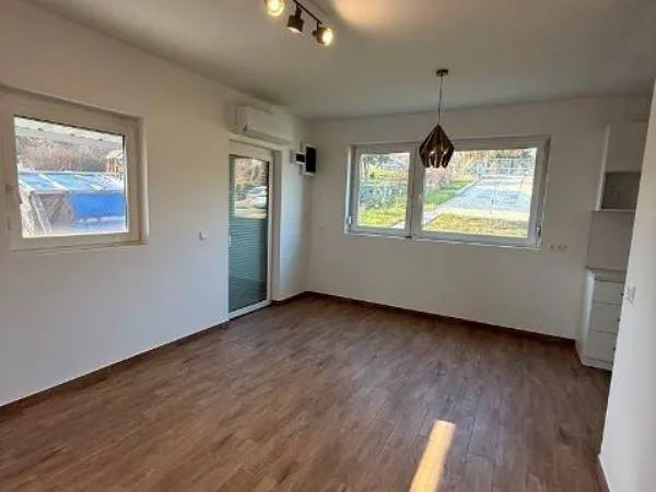 Eladó üdülő és hétvégi ház Iszkaszentgyörgy 53 nm