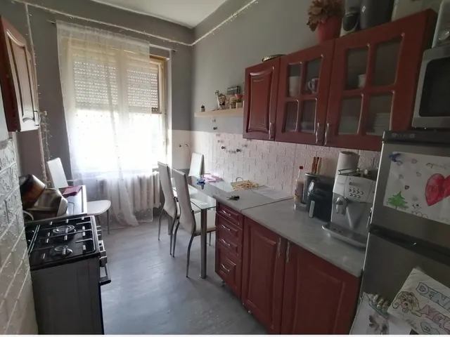 Eladó lakás Dunaújváros 50 nm