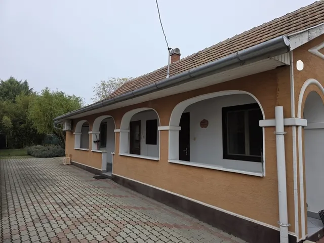 Eladó ház Velence 80 nm