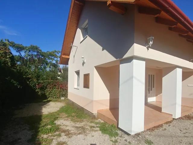 Eladó ház Velence 82 nm