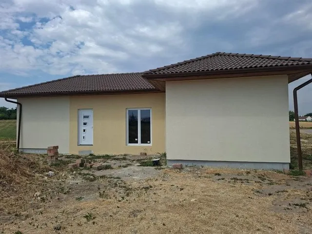 Eladó ház Seregélyes 72 nm