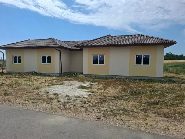 Eladó ház Seregélyes 72 nm