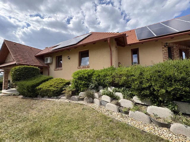 Eladó ház Pákozd 155 nm