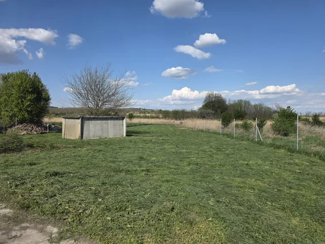 Eladó telek Velence 11995 nm