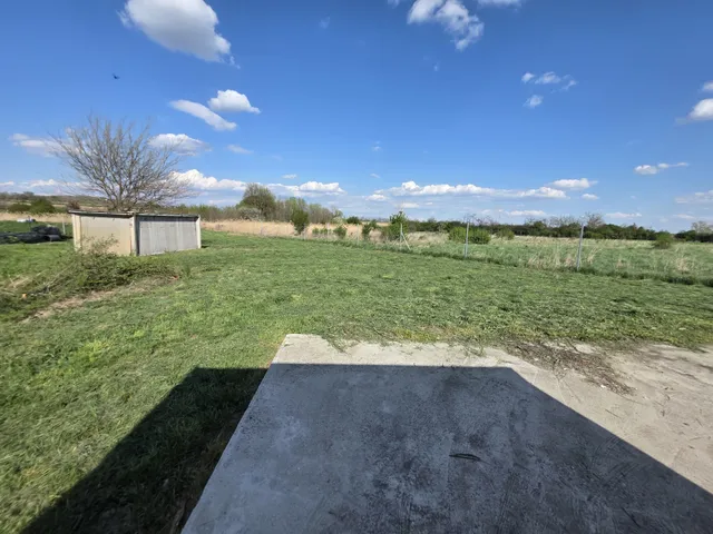 Eladó telek Velence 2000 nm