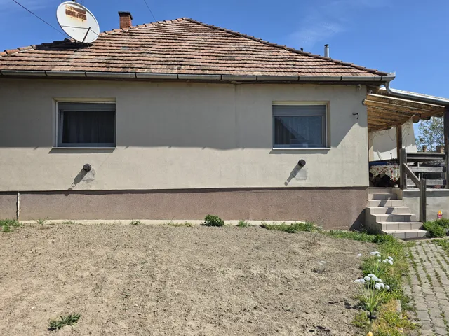 Eladó ház Ercsi 86 nm