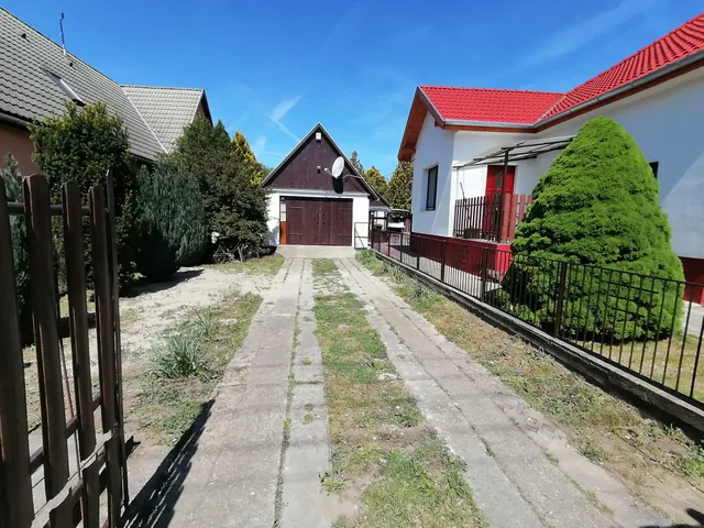 Eladó ház Pusztaszabolcs 128 nm