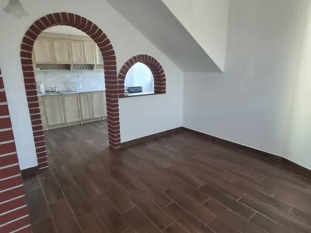 Eladó lakás Velence, Újtelep 83 nm