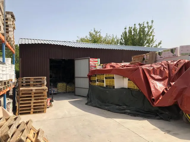 Eladó kereskedelmi és ipari ingatlan Budapest XXI. kerület 283 nm