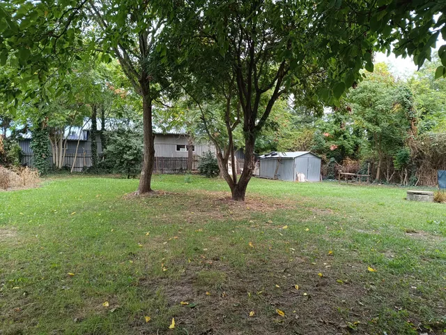 Eladó telek Taksony 716 nm