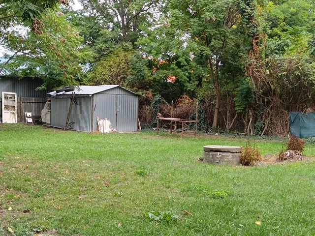 Eladó telek Taksony 716 nm