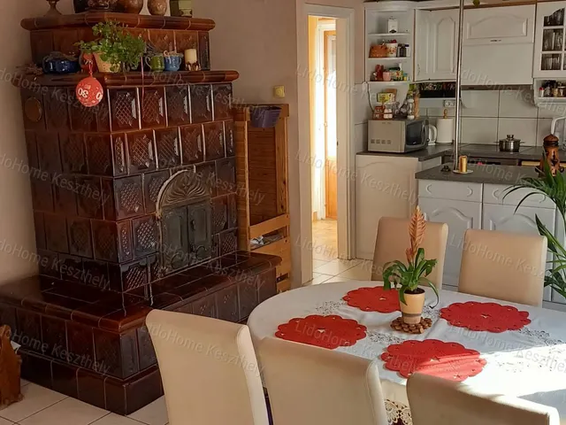 Eladó ház Alsópáhok 325 nm
