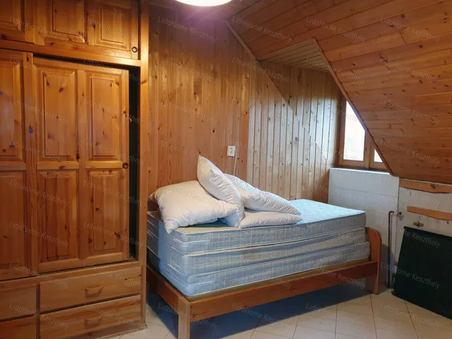 Eladó kereskedelmi és ipari ingatlan Kéthely 518 nm