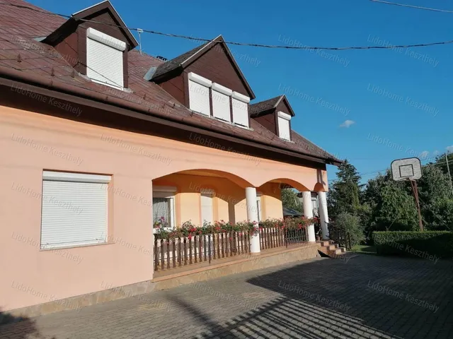 Eladó ház Keszthely 224 nm
