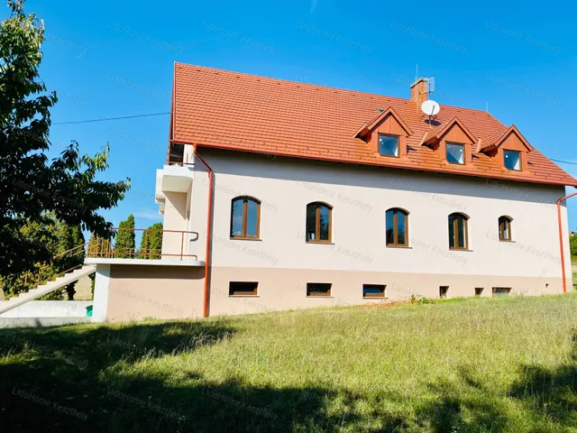 Eladó kereskedelmi és ipari ingatlan Keszthely 541 nm