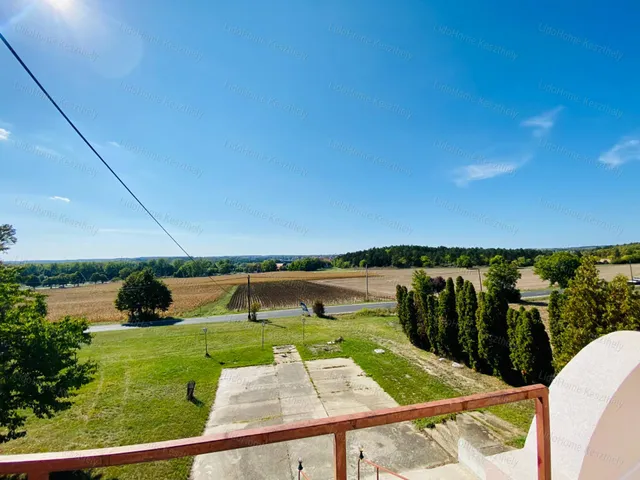Eladó kereskedelmi és ipari ingatlan Keszthely 541 nm