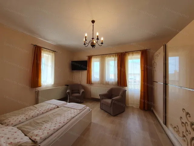 Eladó ház Hévíz 215 nm