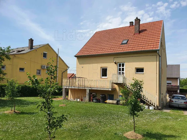 Eladó ház Hévíz 215 nm