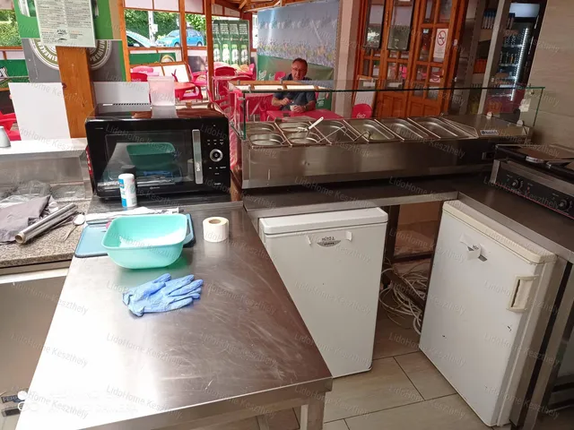 Eladó kereskedelmi és ipari ingatlan Vonyarcvashegy 75 nm