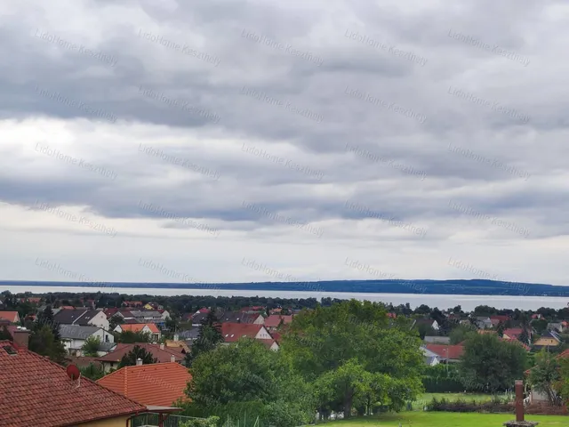 Eladó ház Vonyarcvashegy 153 nm