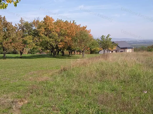 Eladó telek Alsópáhok 1410 nm