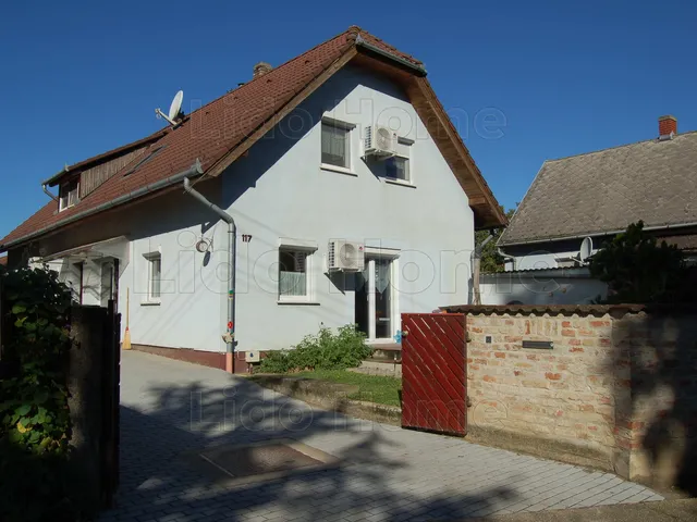 Eladó ház Balatonberény 273 nm