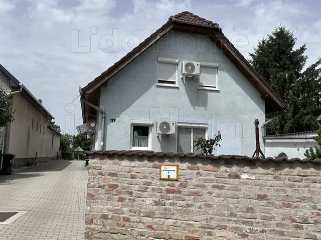 Eladó ház Balatonberény 273 nm